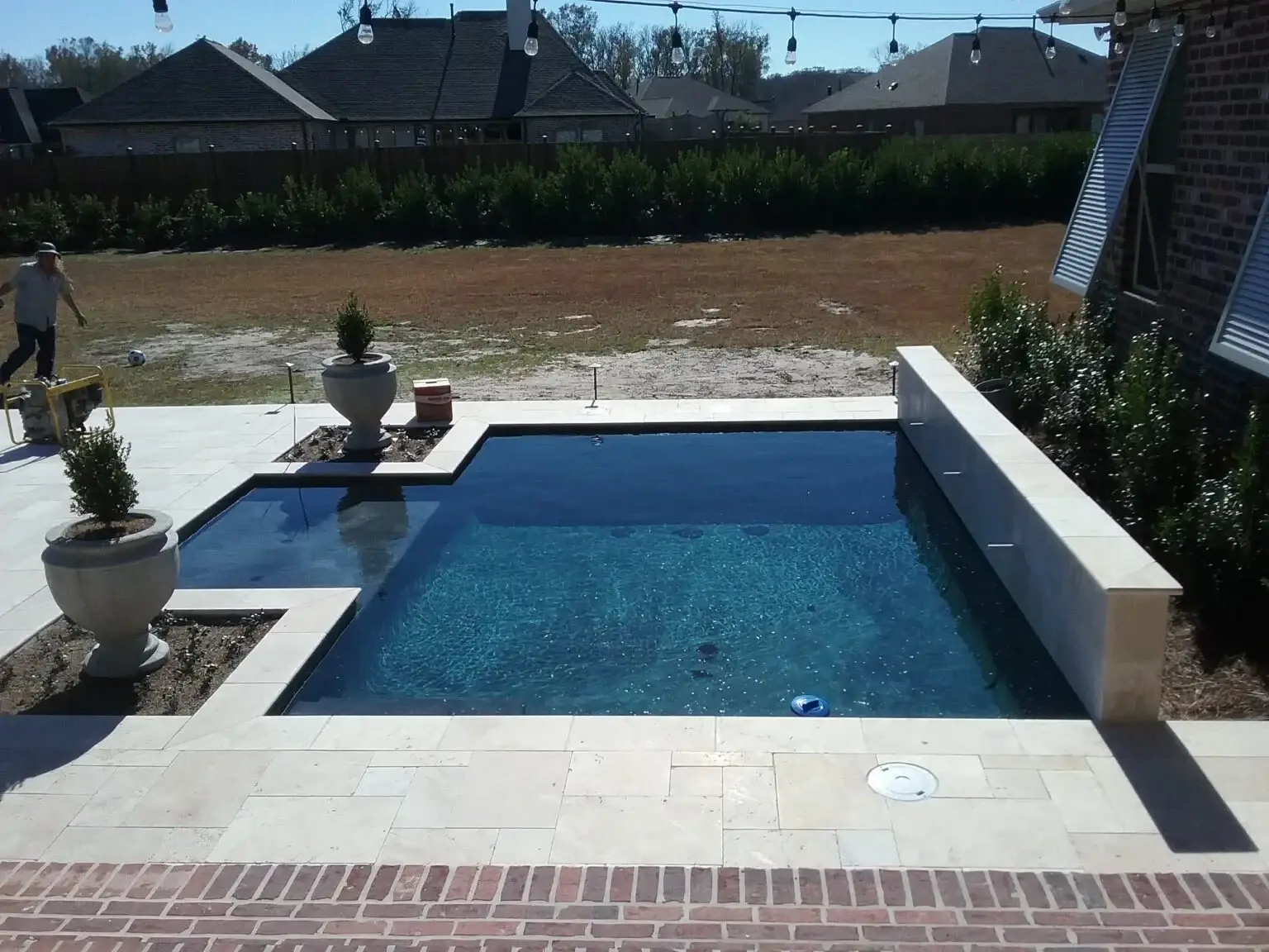 Custom pool and spa by Clearwater Outdoor Creations